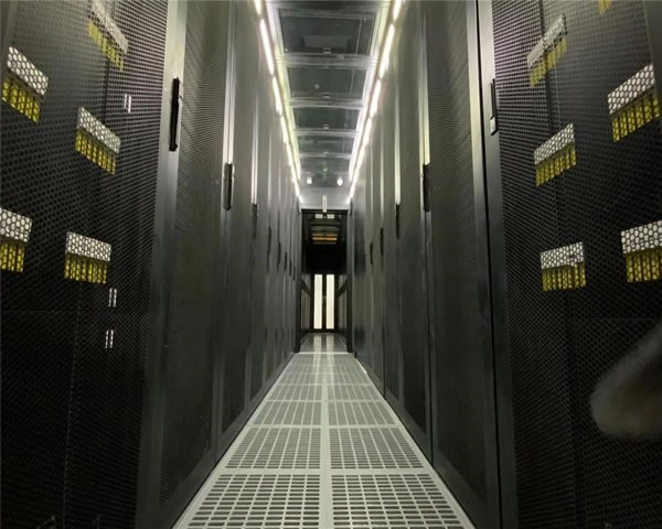 为什么选择马来西亚的CN2服务器